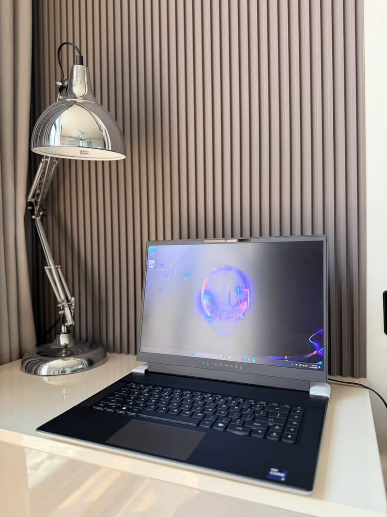 Alienware x16 r1 0