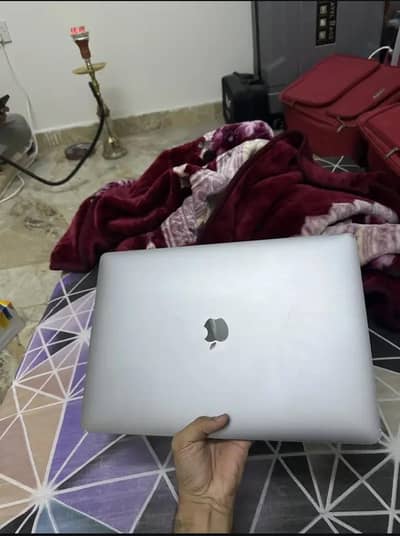 MacBook pro 2018 15 inch