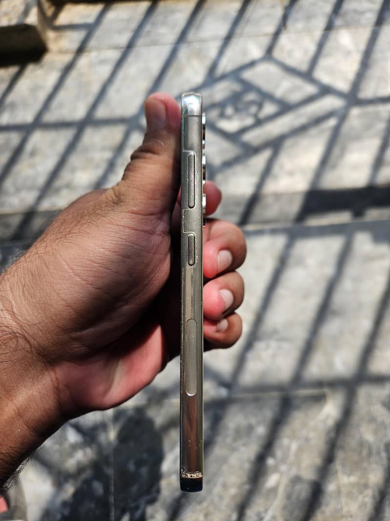Samsung Mobile S23 4
