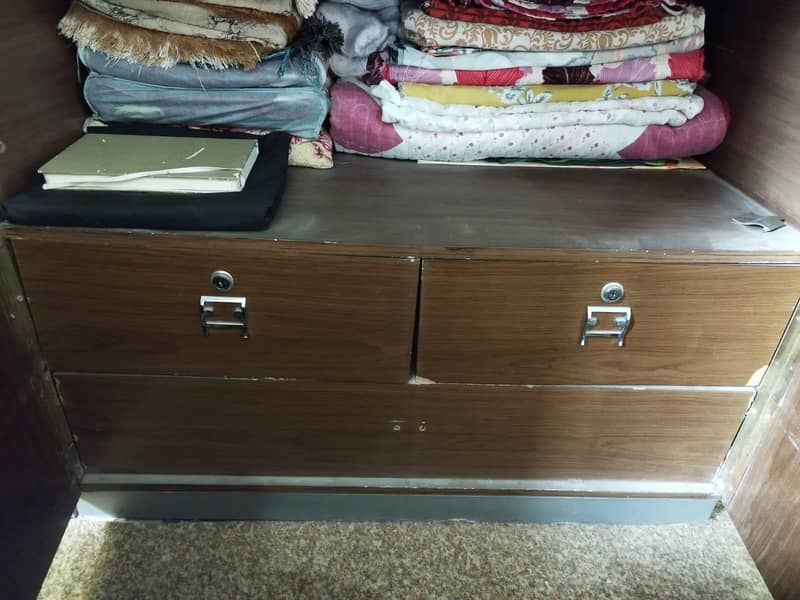 4 door wardrobe 4