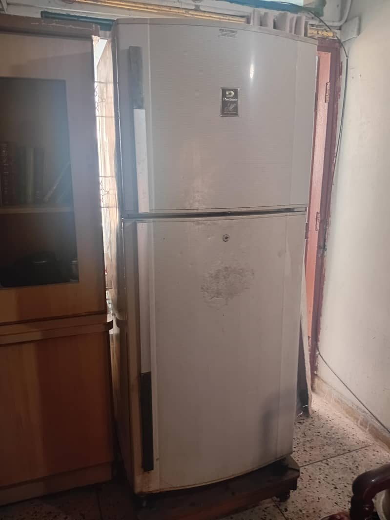 Dawlance full size fridge 0