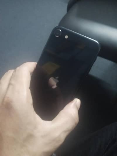 Apple iPhone SE