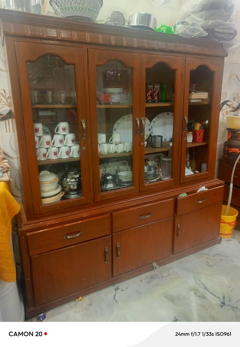 Dressing Table And Almari 3