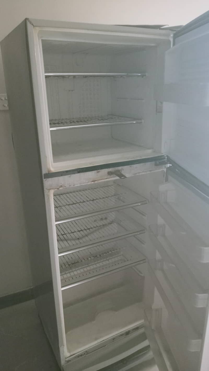 Dawlance fridge 0