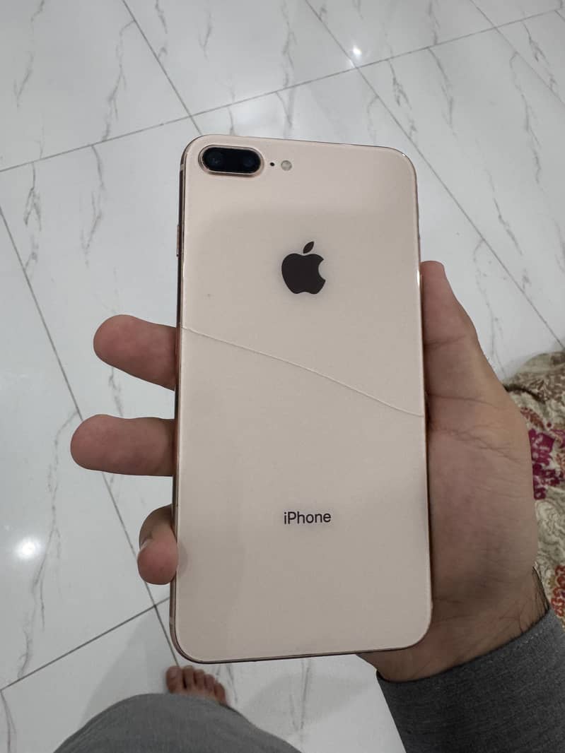 Apple iPhone 8 Plus 2