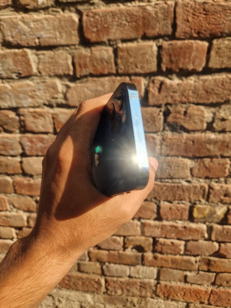 Apple iPhone 12 Pro 2