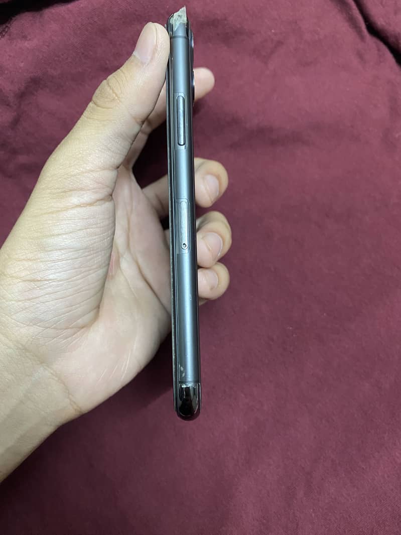 Apple iPhone 11 Pro 6