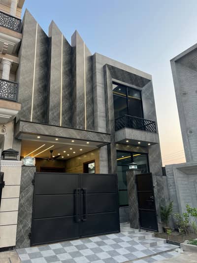 *5 Marla Beautiful Modren design House For sale*