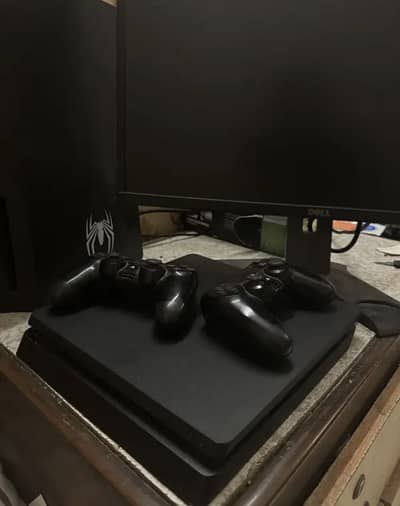 PS4 Slim 500Gb Storage with 2 original controllers