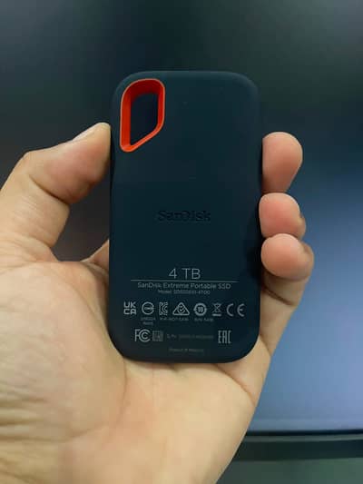 SanDisk Extreme Portable SSD - 4TB - USB-C, USB 3.2 Gen 2