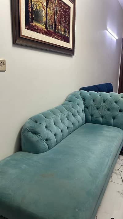 3 Seater Dewan by HOiD Furniture