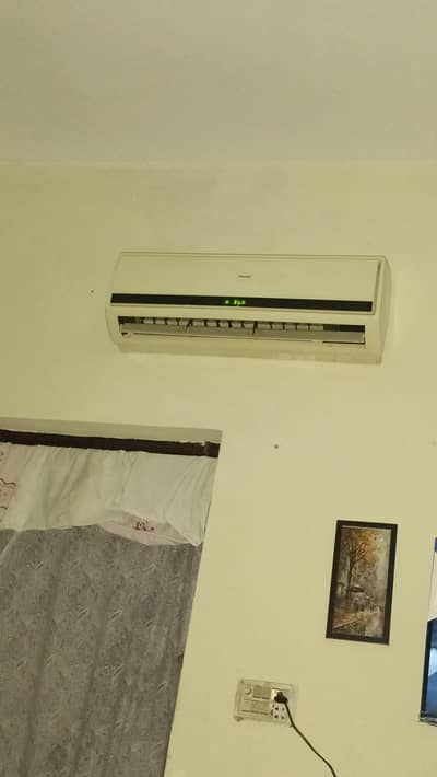 Ac Haier 1 Ton excellent working condition