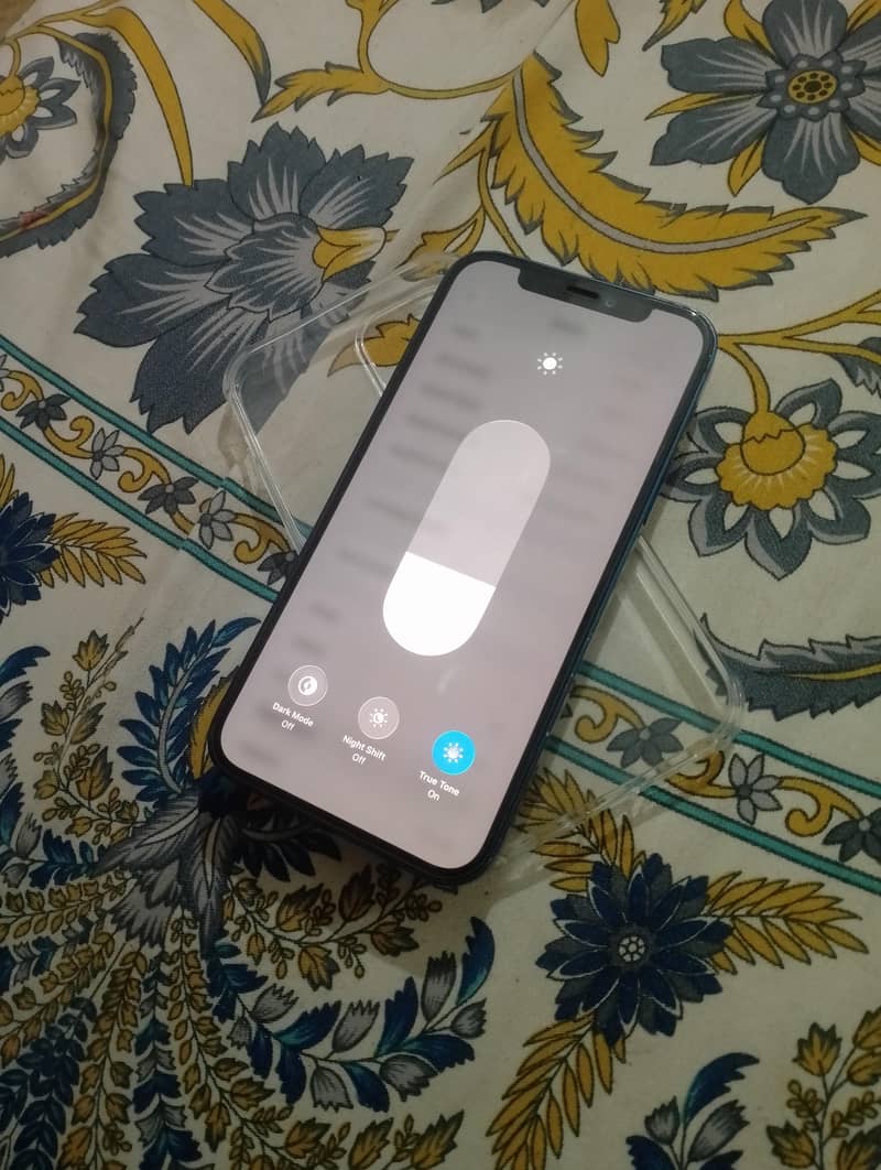 Apple iPhone 12 3