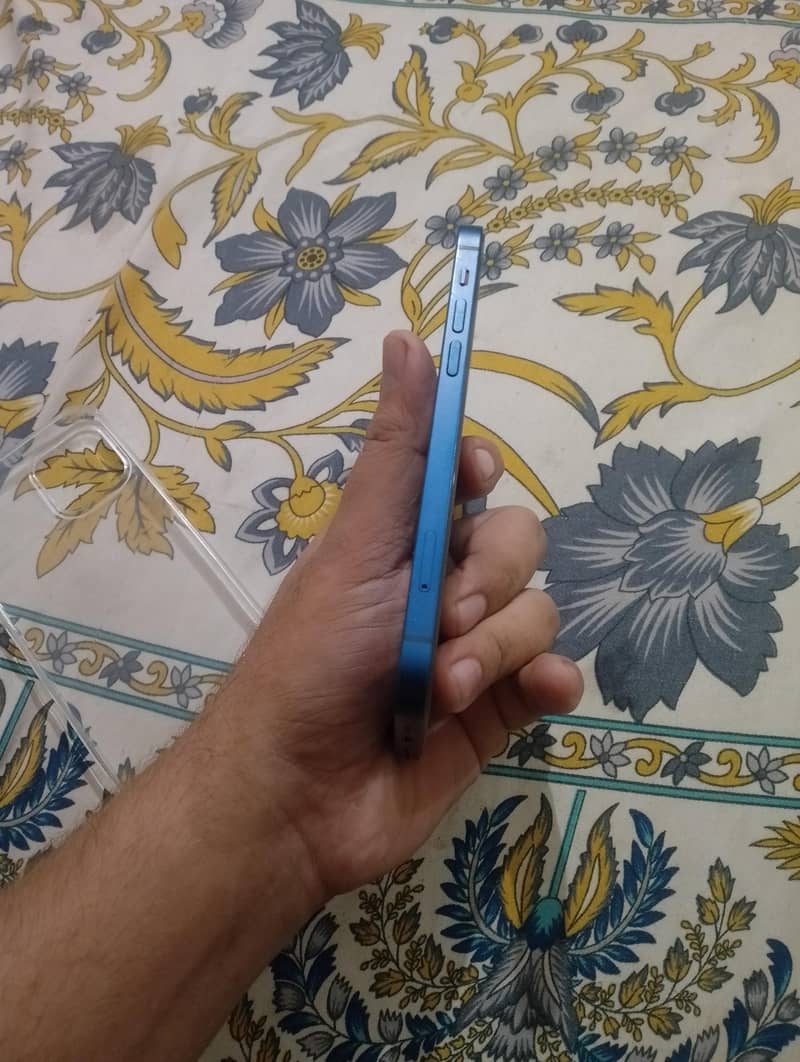 Apple iPhone 12 8