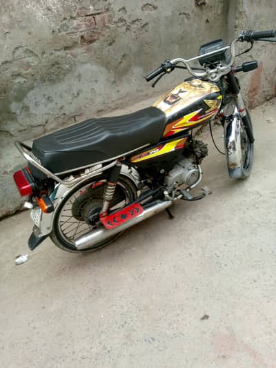 urgent sale for bike Lene wale call Karen WhatsApp number 03211106501