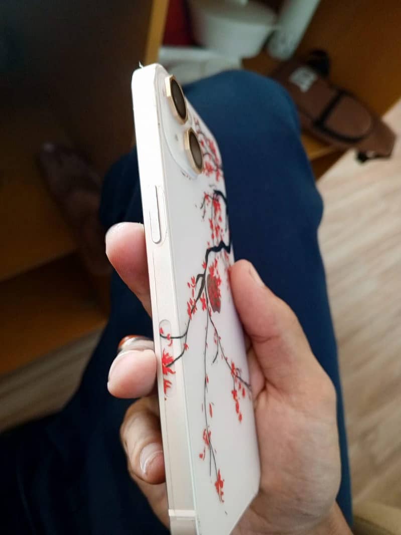 Apple iPhone 13 2
