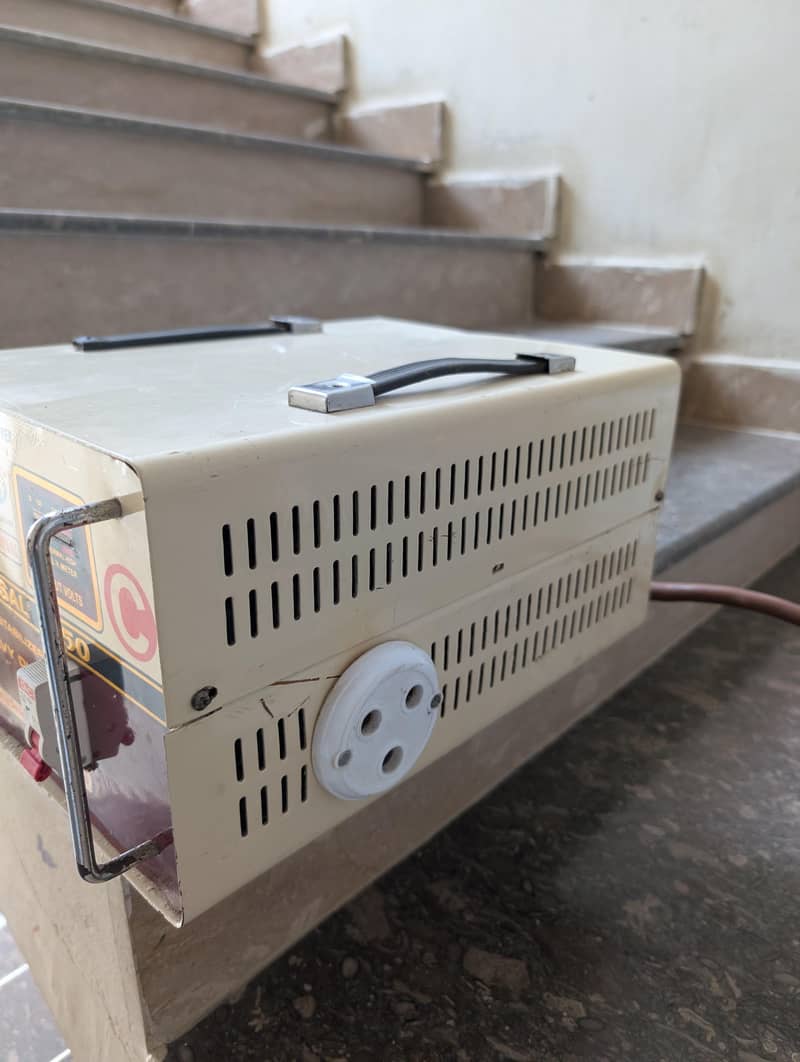 universal Voltage stablizer 5000 watt 2