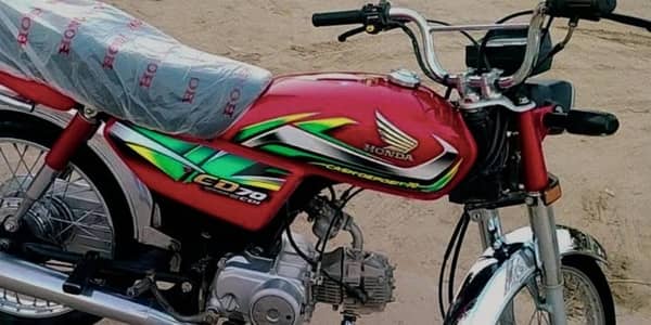 Honda CD 70 gadi sel karni hai WhatsApp contact 03/27/ 75 17 0/22