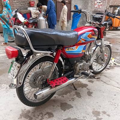 bike for  urgent sale all ok