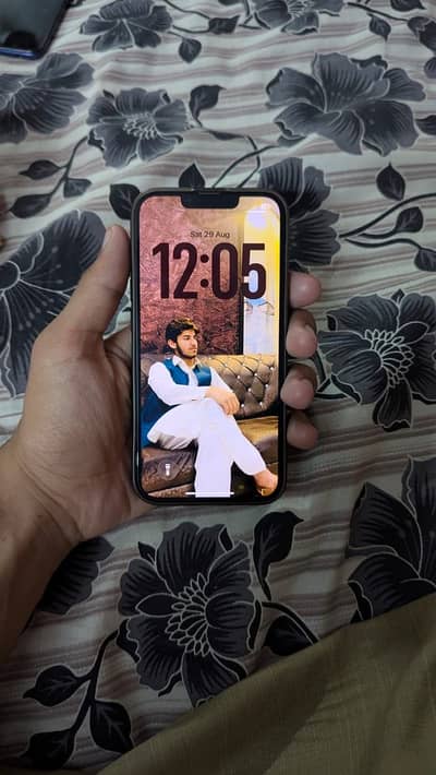 Apple iPhone 13