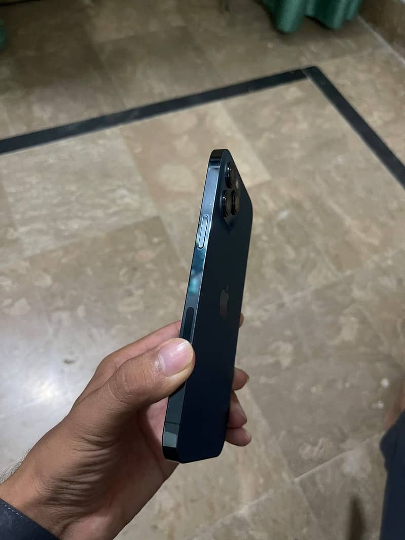 Apple iPhone 12 Pro Max 2
