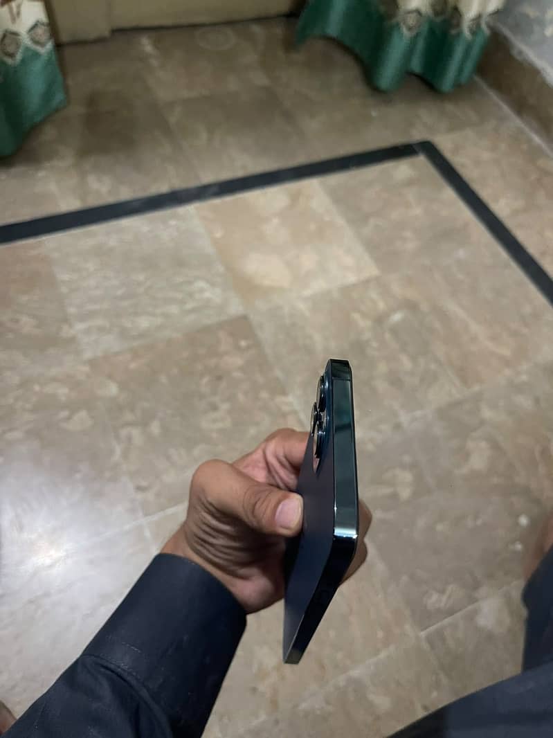 Apple iPhone 12 Pro Max 3