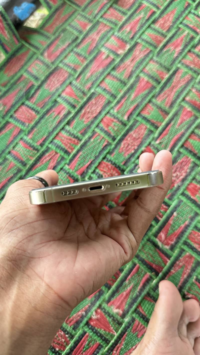 Apple iPhone 14 Pro Max 2