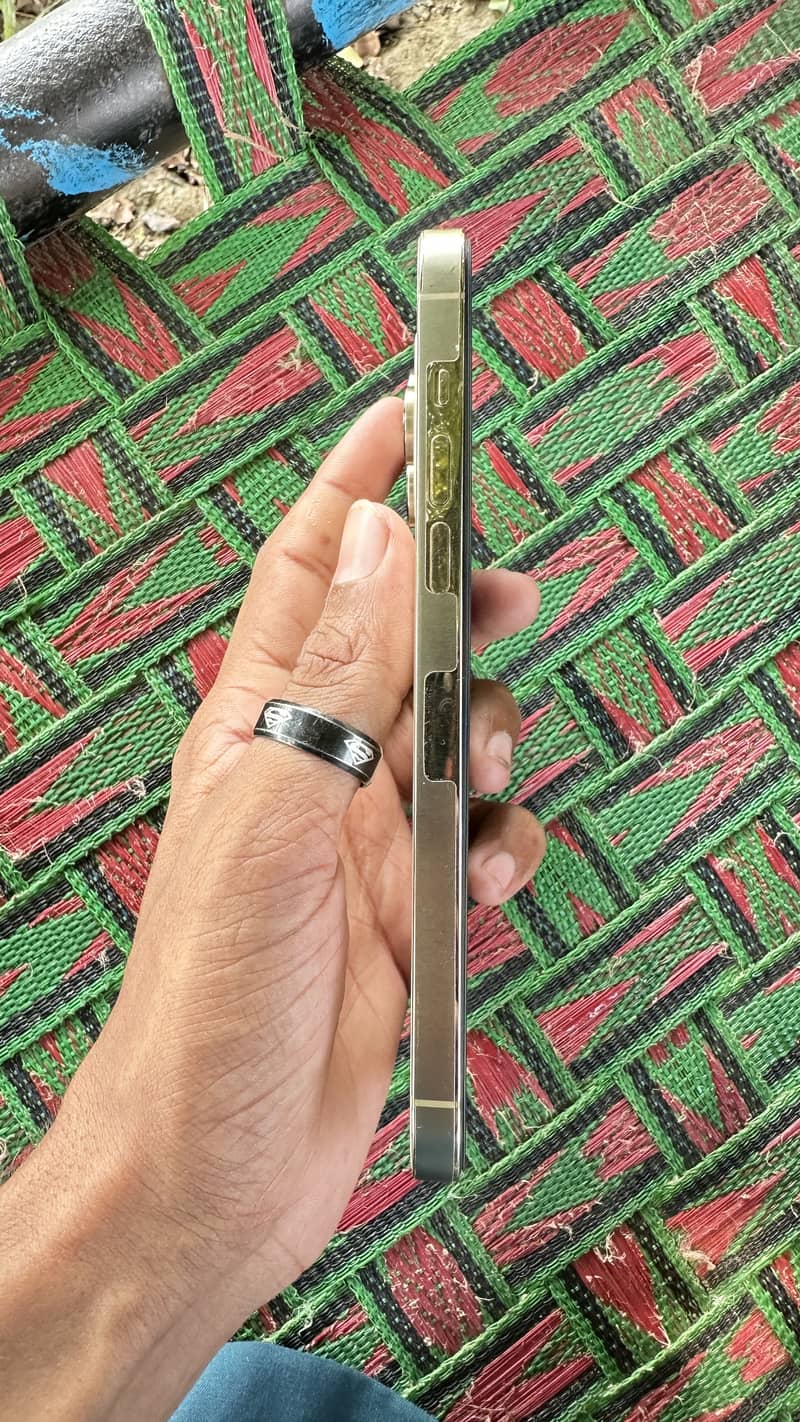 Apple iPhone 14 Pro Max 5