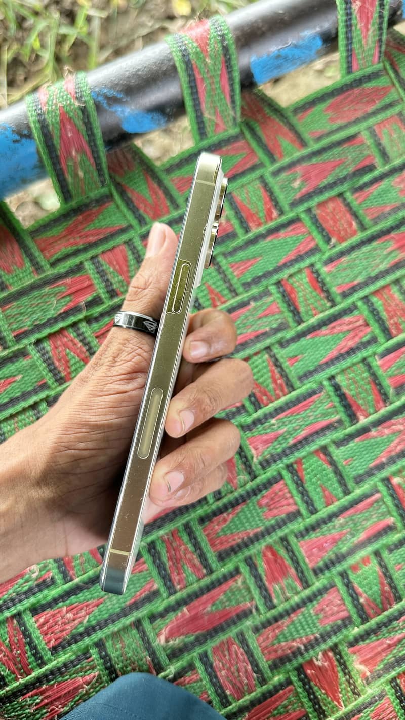 Apple iPhone 14 Pro Max 7