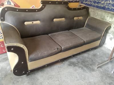 condition 10/7 used ha 6 seater