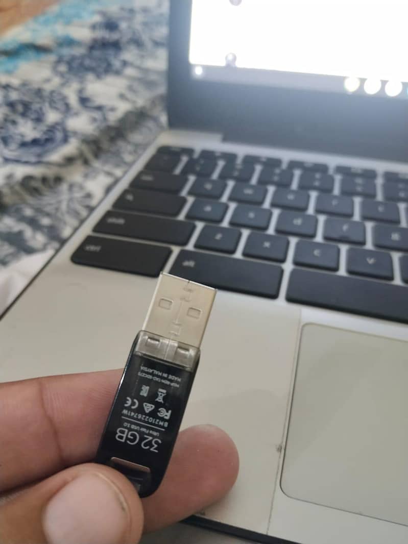 CHROME BOOK 12