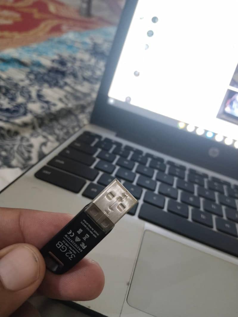 CHROME BOOK 13