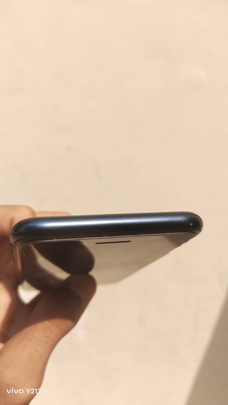 IPHONE SE3RD 4