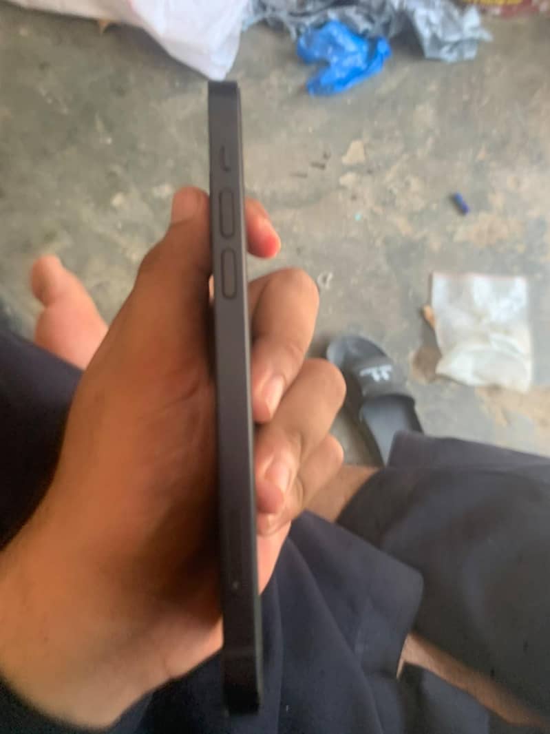 Apple iPhone 12 mini 1