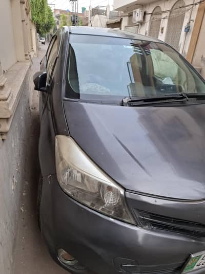 Toyota Vitz 2011