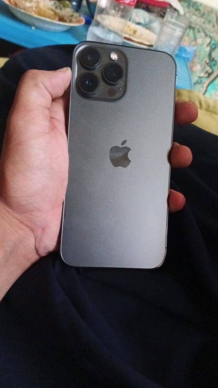 Apple iPhone 13 Pro Max 1