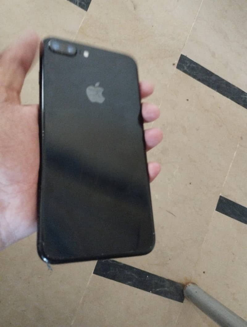 Apple iPhone 7 Plus 0
