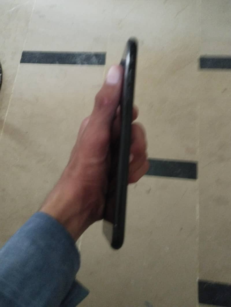 Apple iPhone 7 Plus 1