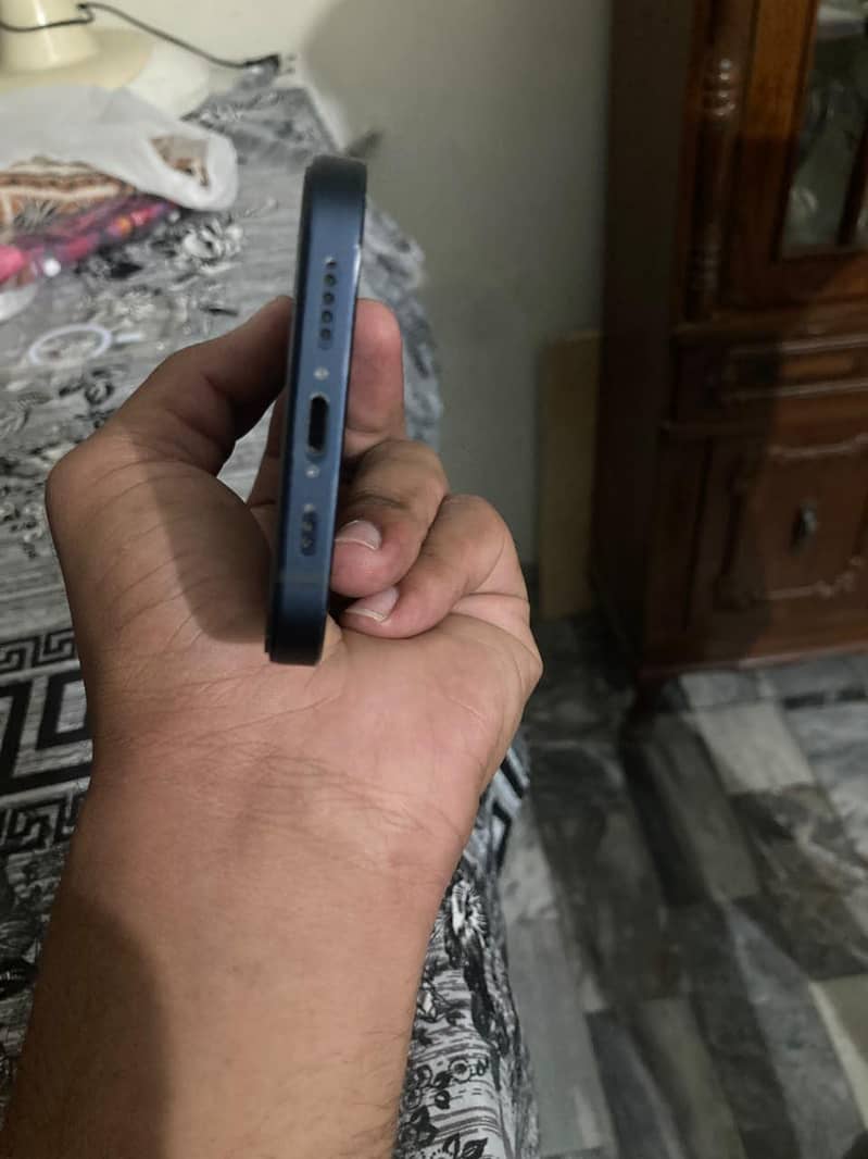 Apple iPhone 12 5