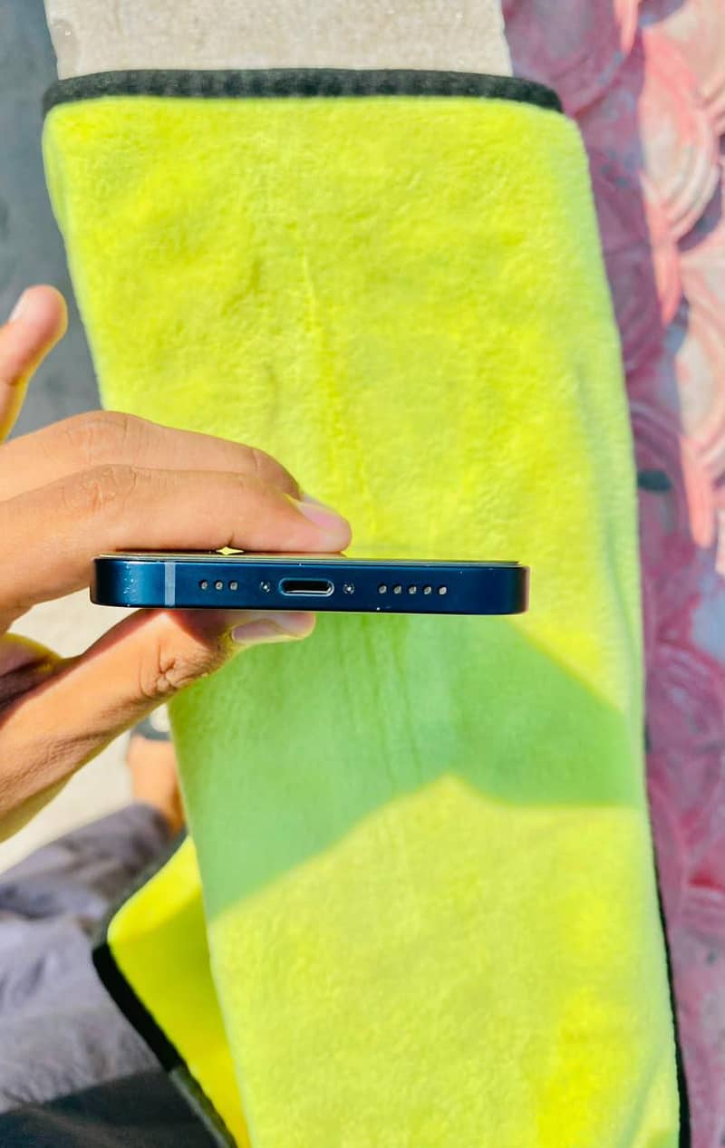 Apple iPhone 13 1