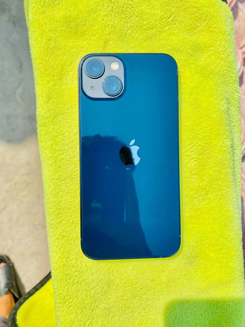 Apple iPhone 13 2