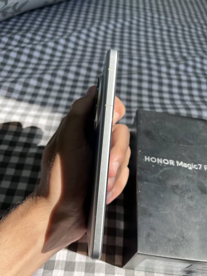 Honor Magic 7 Pro 4
