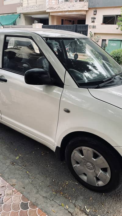 Suzuki Swift 2012