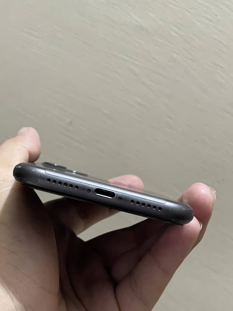Apple iPhone 11 6
