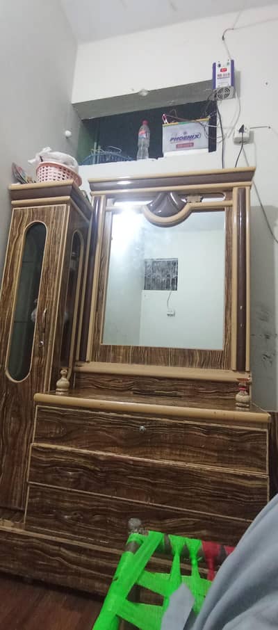 Dressing table