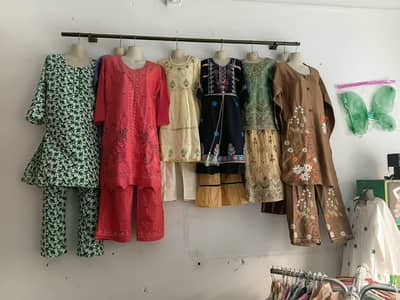 urgent sale shop khatam Karni ha