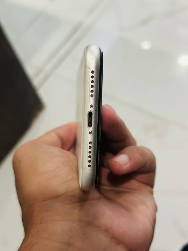 Apple iPhone 11 2