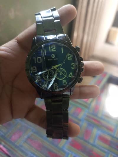 damage glass watch