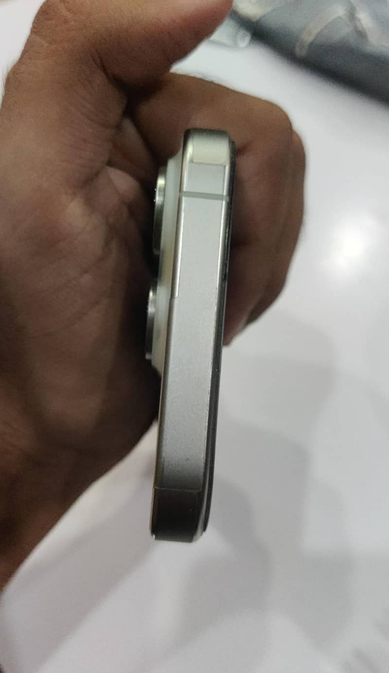 Apple iPhone 15 Pro 7