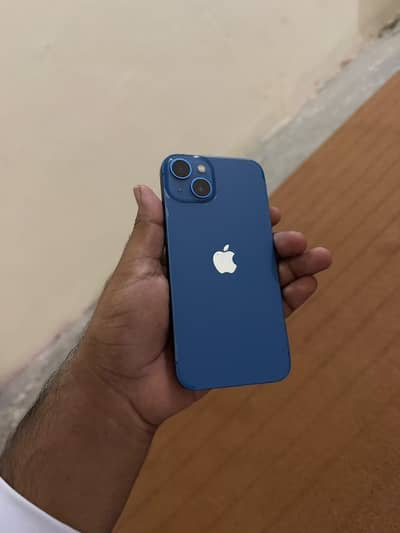 Apple iPhone 13